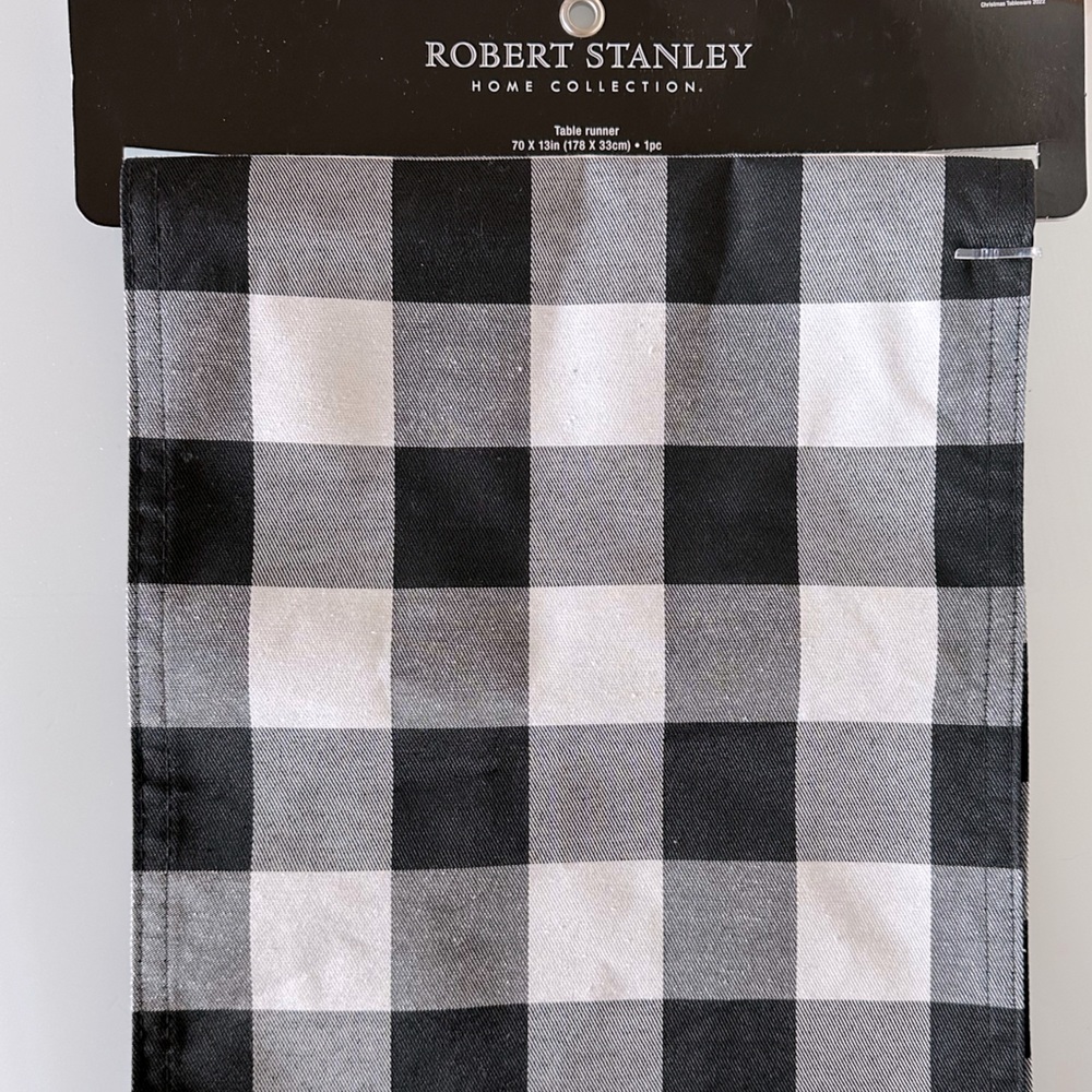 NWT 🖤🤍 Hobby Lobby Black & White Buffalo Check Plaid Table Runner.